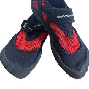 Kids Newtz Pool/Water Shoes, Very Flexible for Comfort, Good Traction, Size 2/3